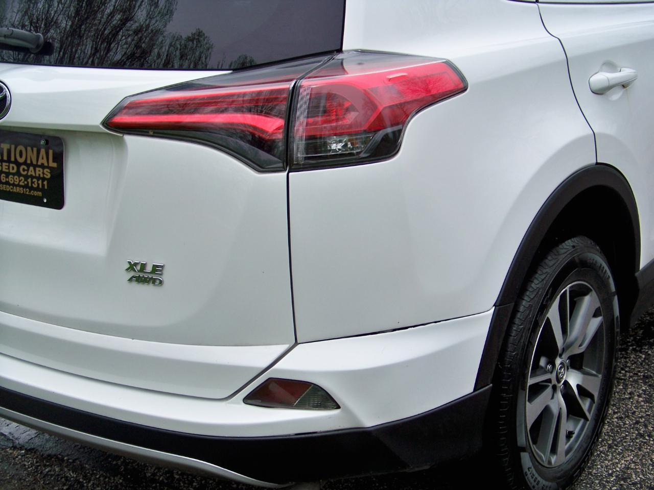 Toyota RAV4 XLE AWD 2018