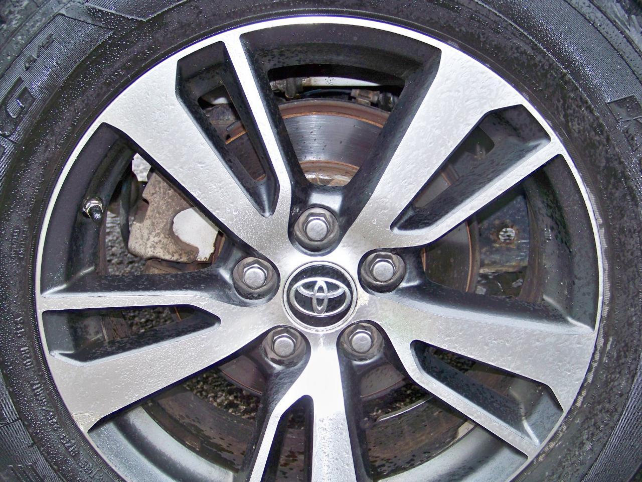 Toyota RAV4 XLE AWD 2018