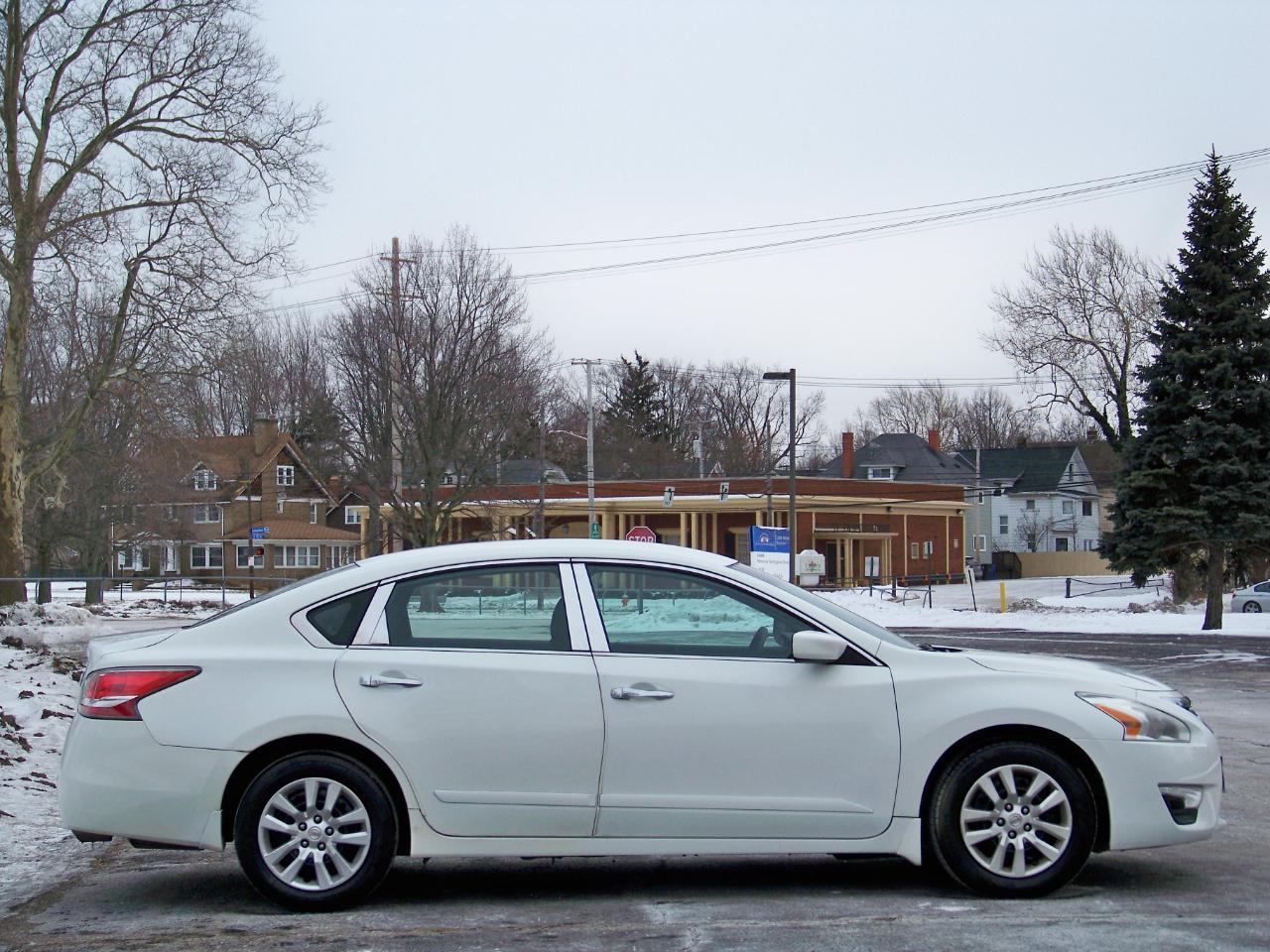 Nissan Altima 2.5 S 2015
