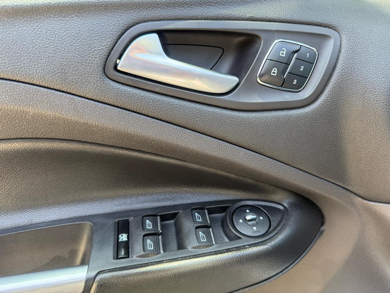 Ford Escape Titanium 4WD 2015