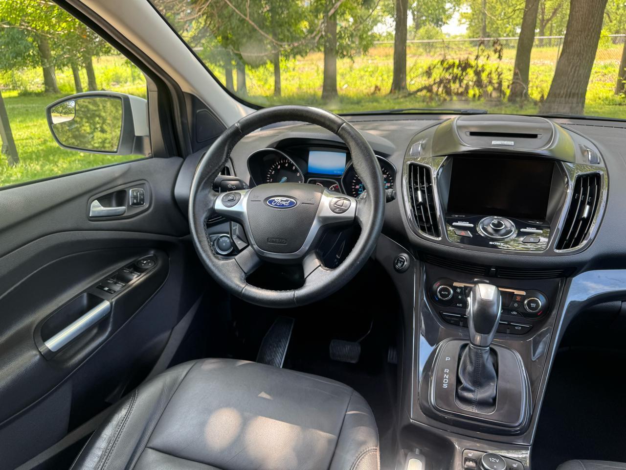 Ford Escape Titanium 4WD 2015
