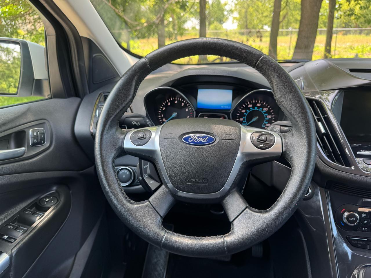 Ford Escape Titanium 4WD 2015