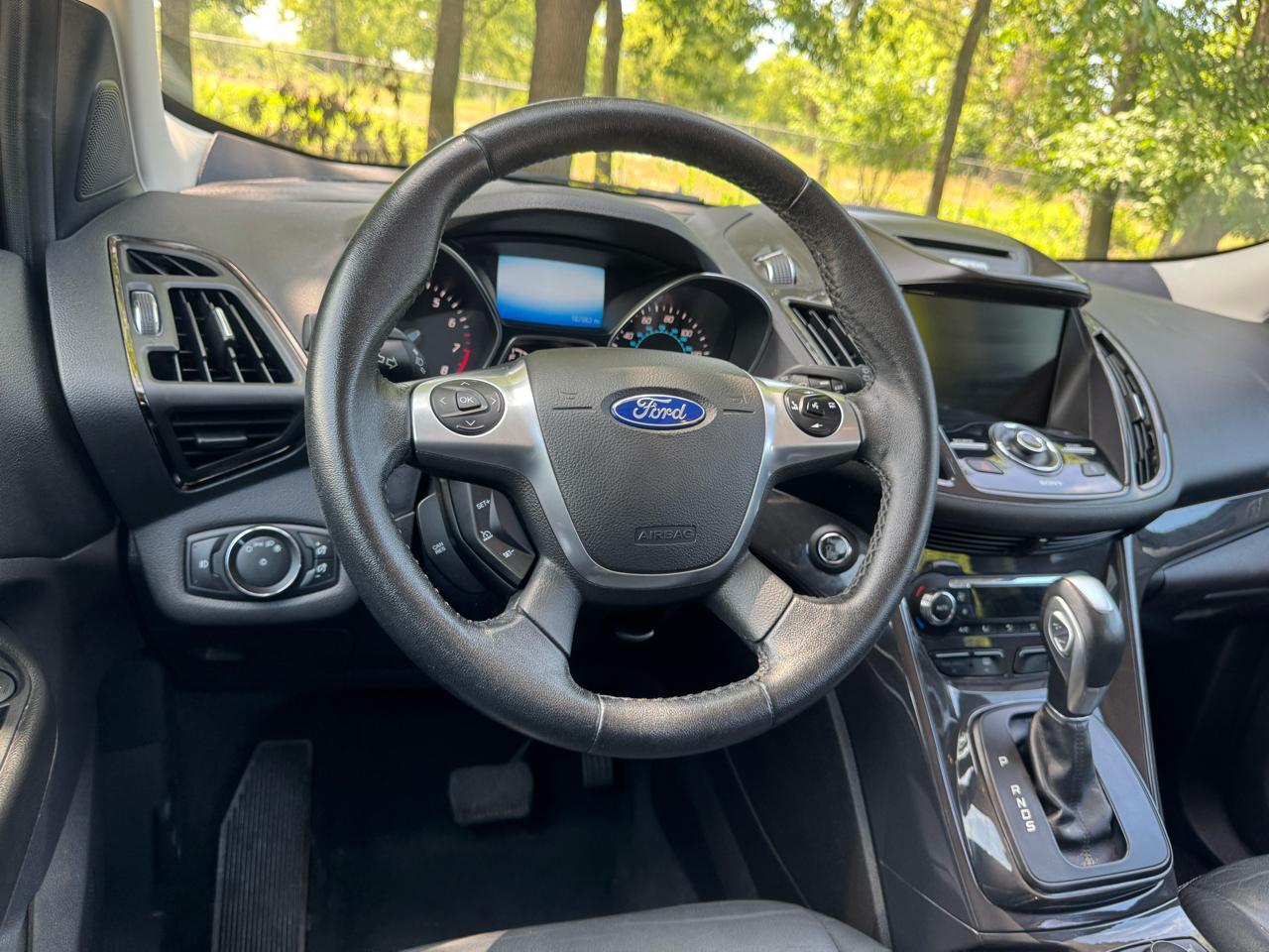Ford Escape Titanium 4WD 2015