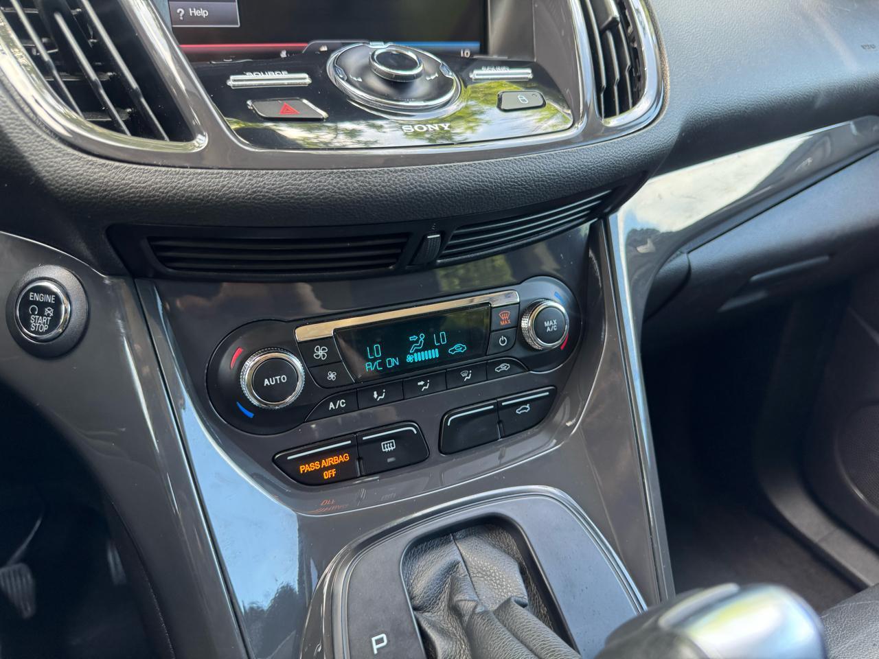 Ford Escape Titanium 4WD 2015