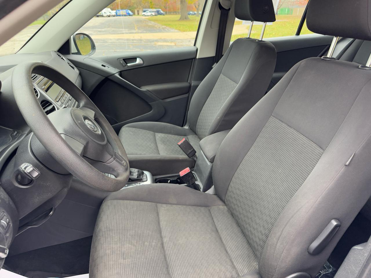 Volkswagen Tiguan S 4Motion 2012