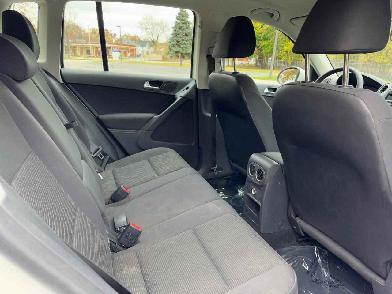 Volkswagen Tiguan S 4Motion 2012