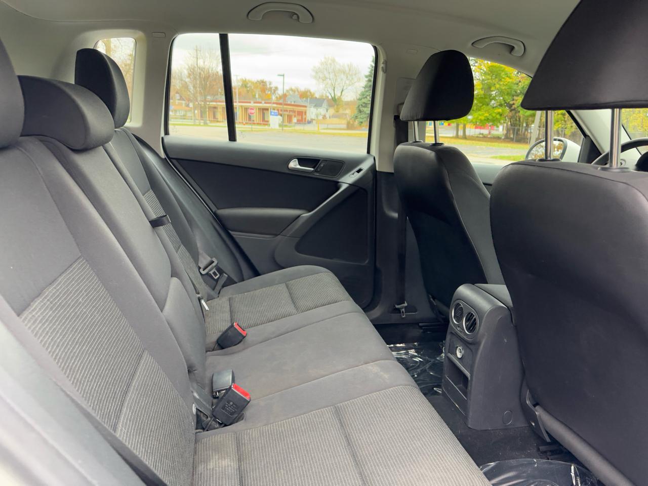 Volkswagen Tiguan S 4Motion 2012