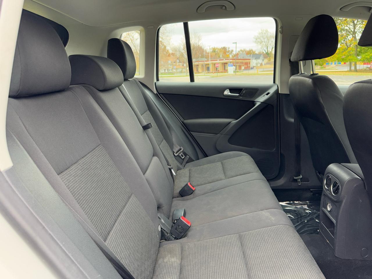 Volkswagen Tiguan S 4Motion 2012