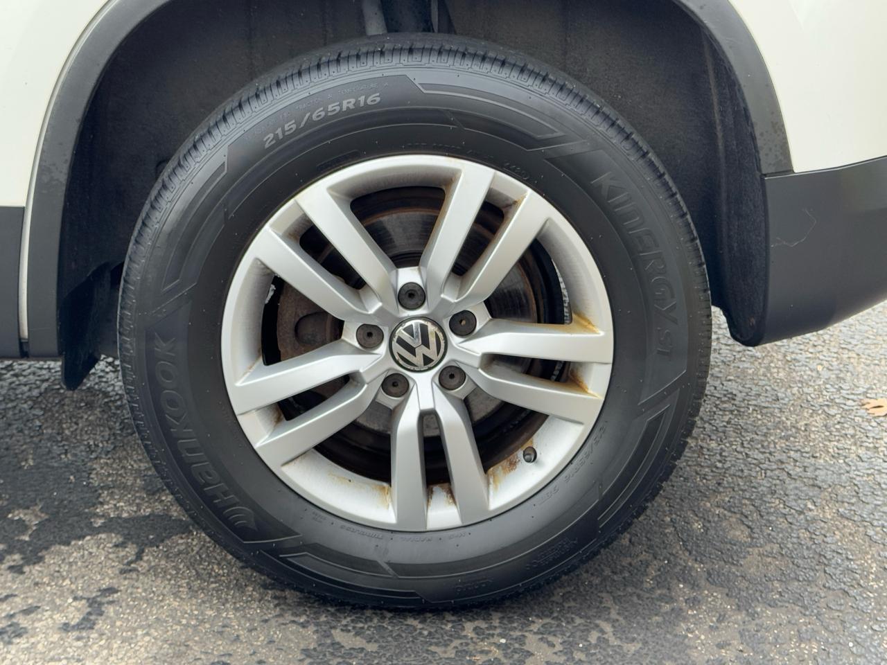 Volkswagen Tiguan S 4Motion 2012