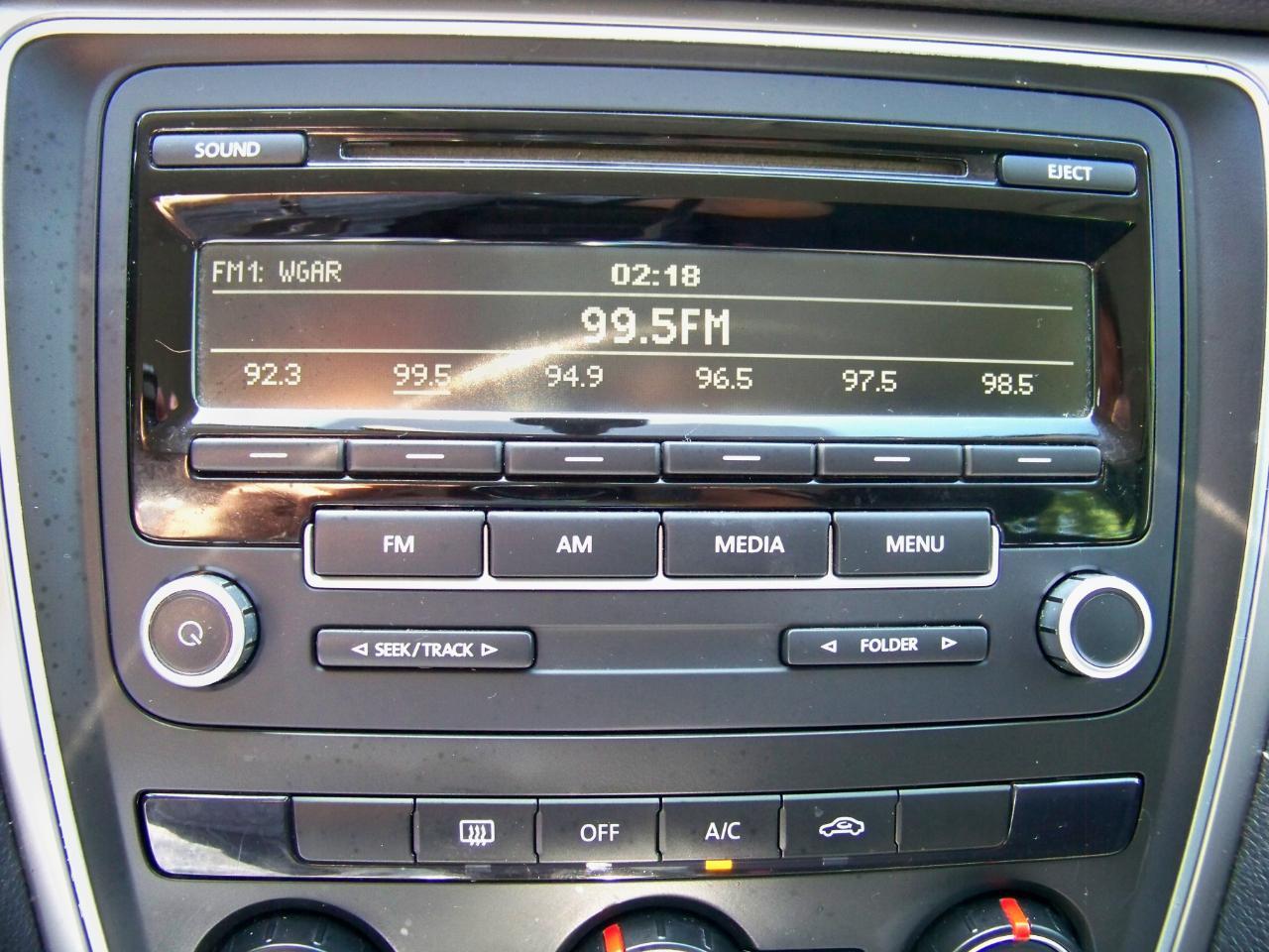 Volkswagen Passat 2.5L S W/Appearance 2013