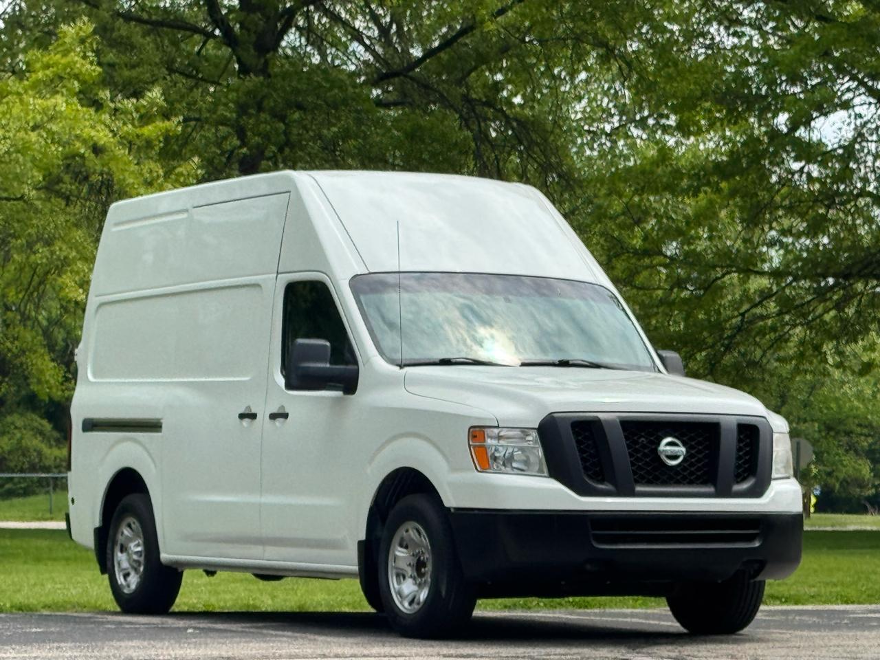 Nissan NV Cargo 2500 HD S V6 High Roof 2014