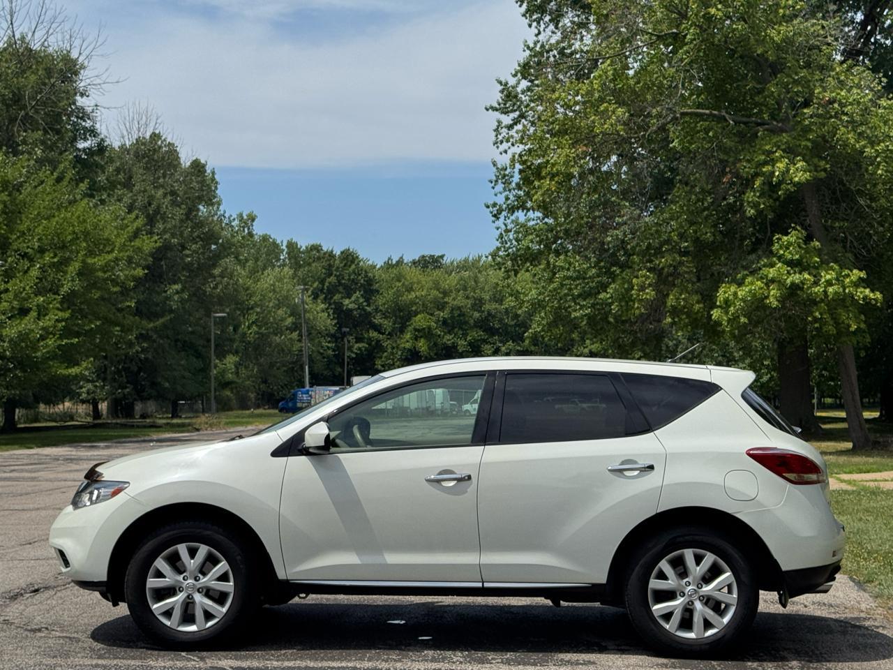 Nissan Murano S 2011