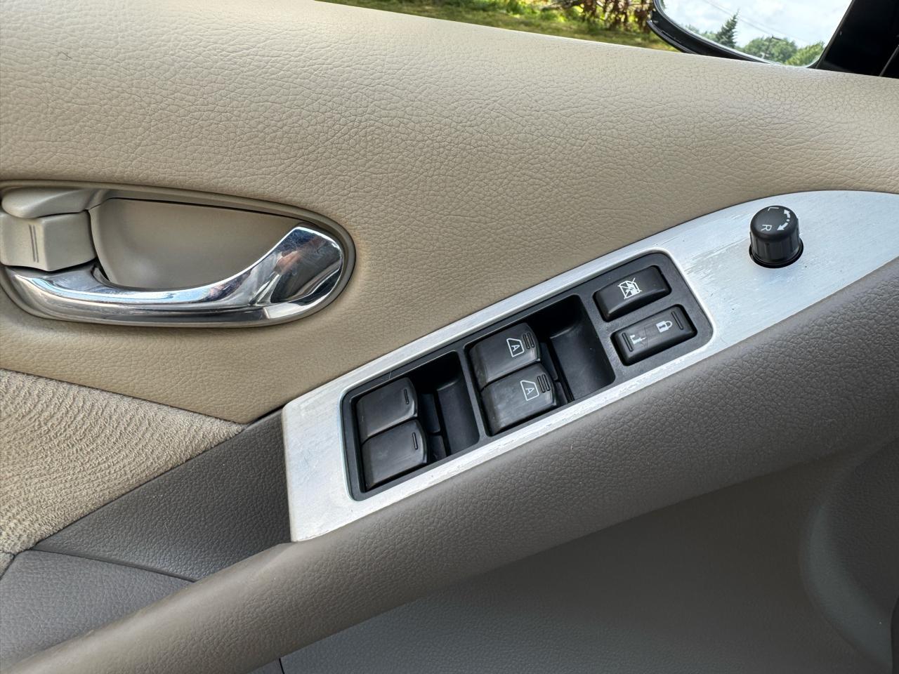 Nissan Murano S 2011