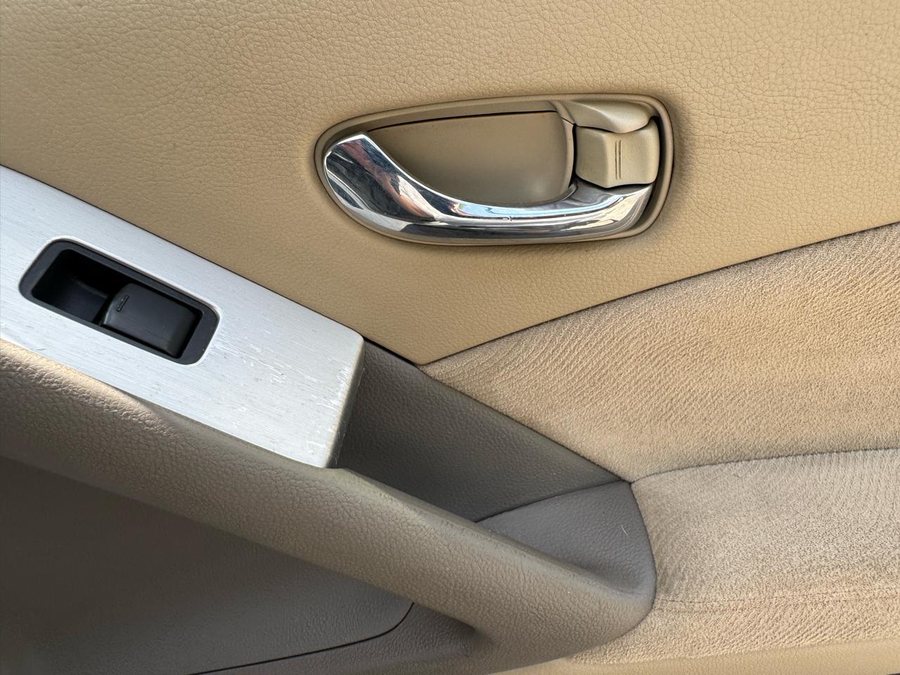 Nissan Murano S 2011