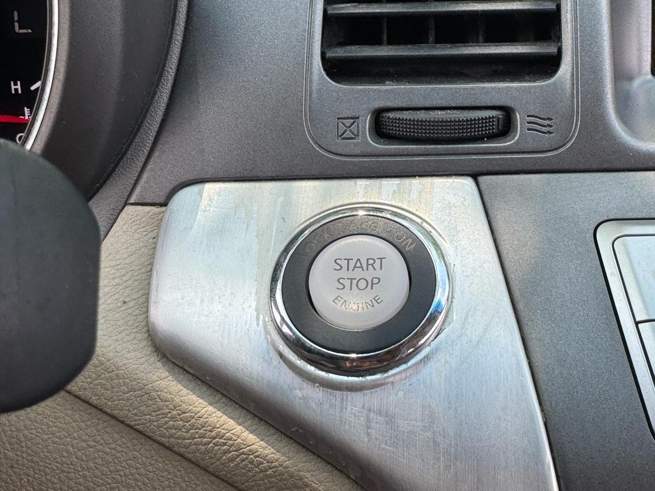 Nissan Murano S 2011