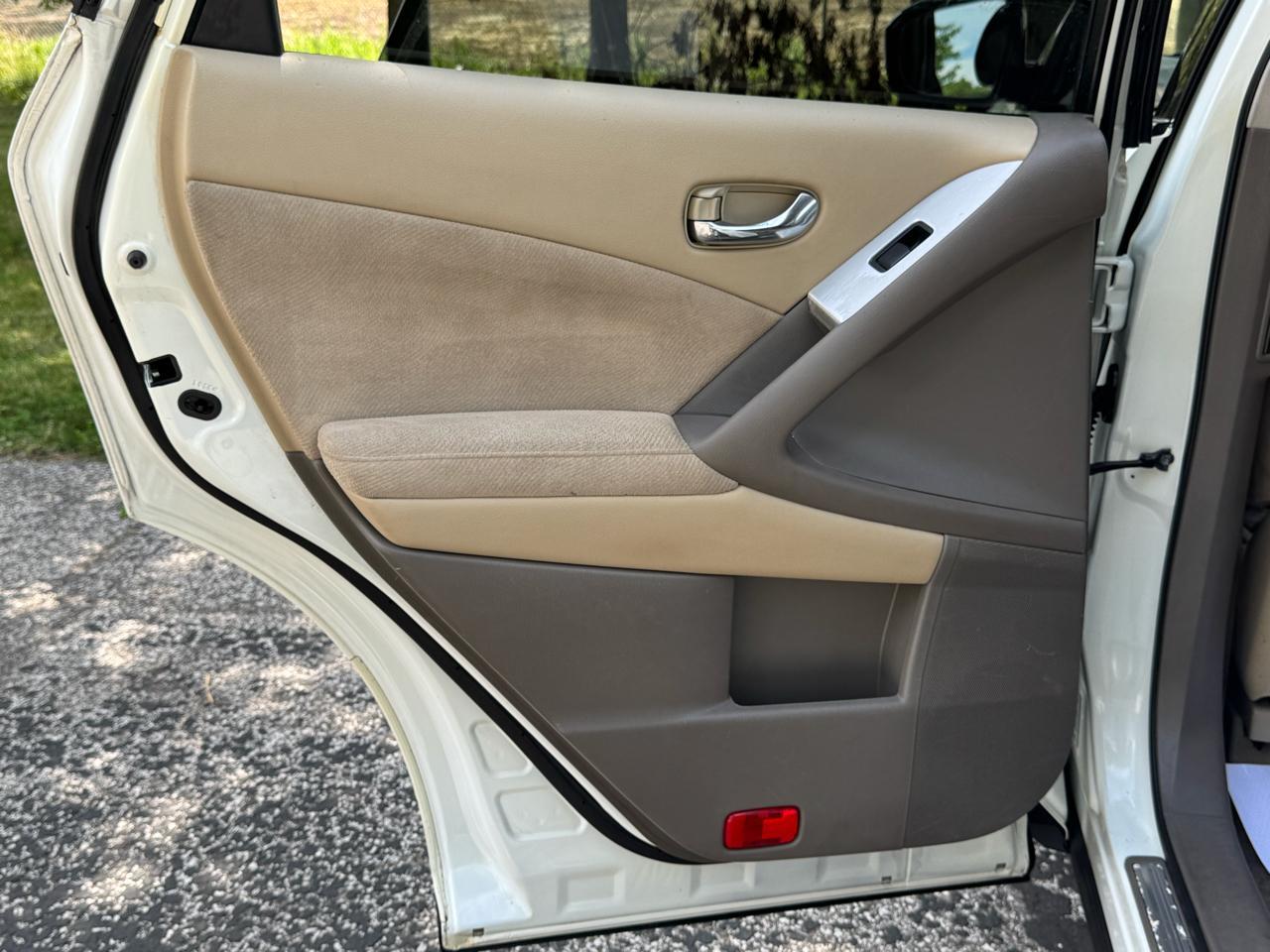 Nissan Murano S 2011
