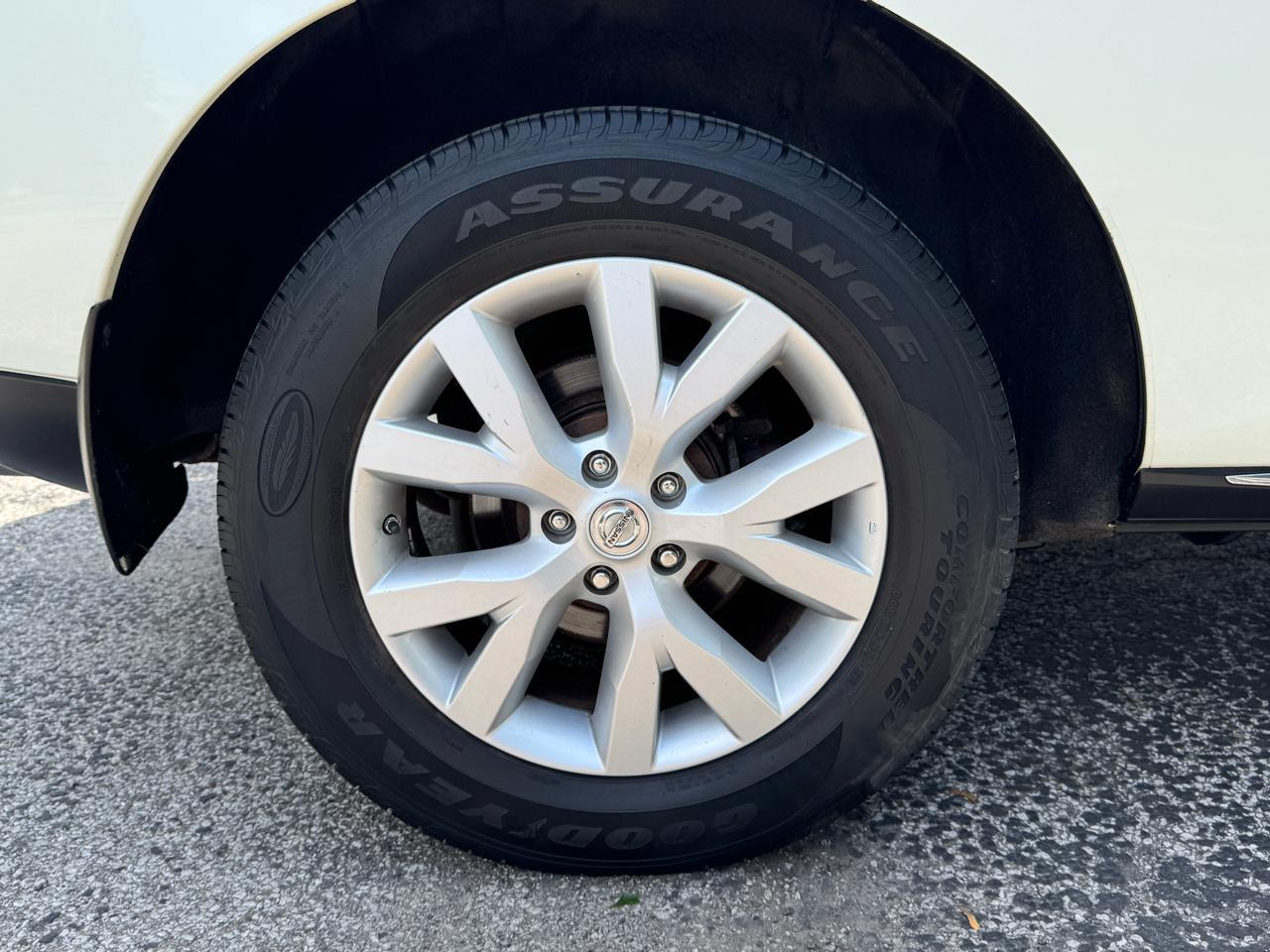 Nissan Murano S 2011