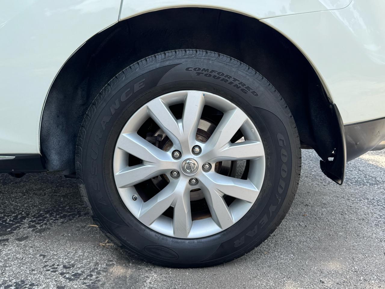 Nissan Murano S 2011