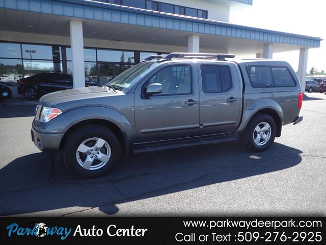 Gray 2008 Nissan Frontier LE Crew Cab 4WD Pickup Truck Four-Wheel Drive Automatic