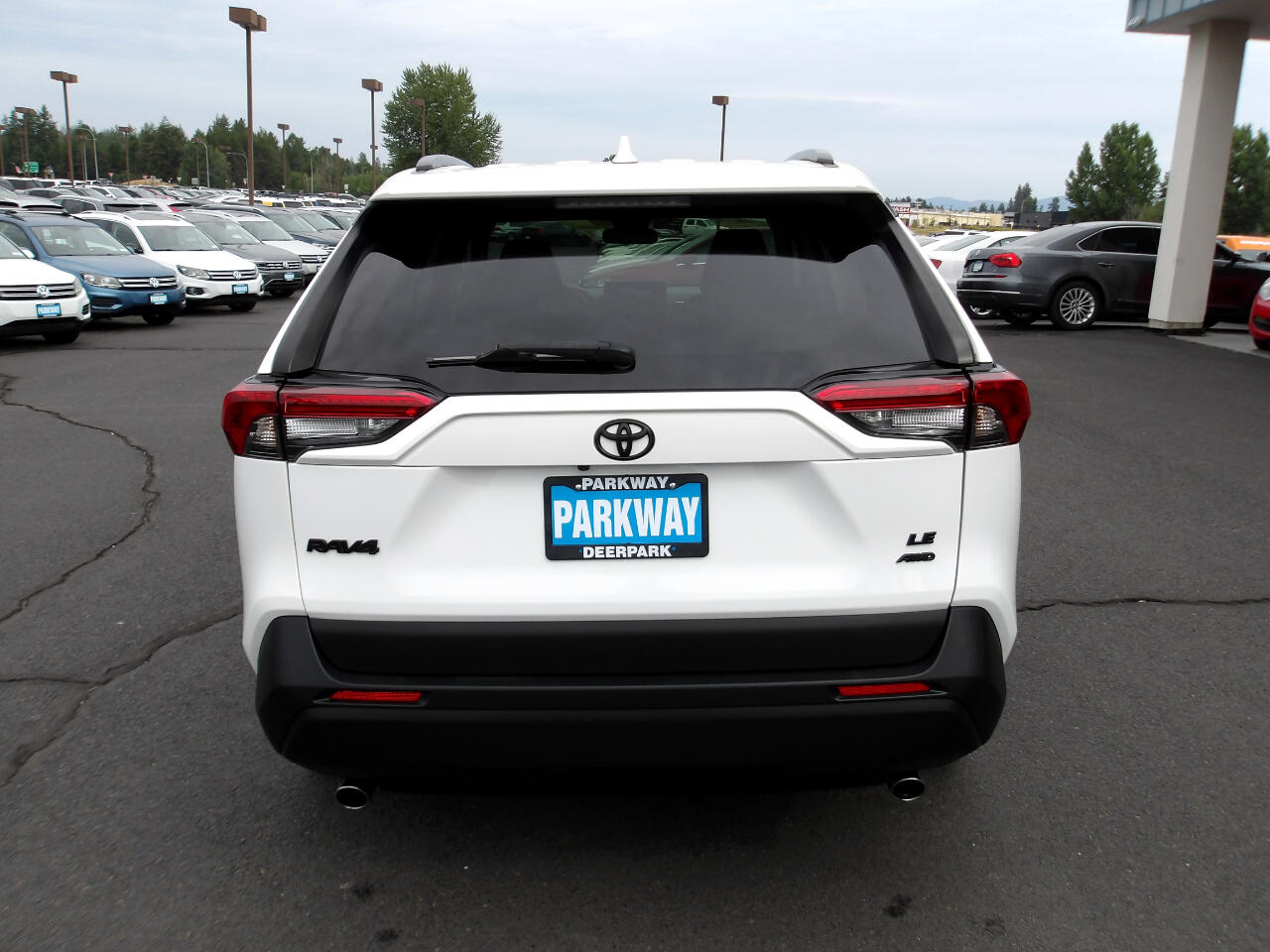2019 Toyota RAV4 LE photo 2
