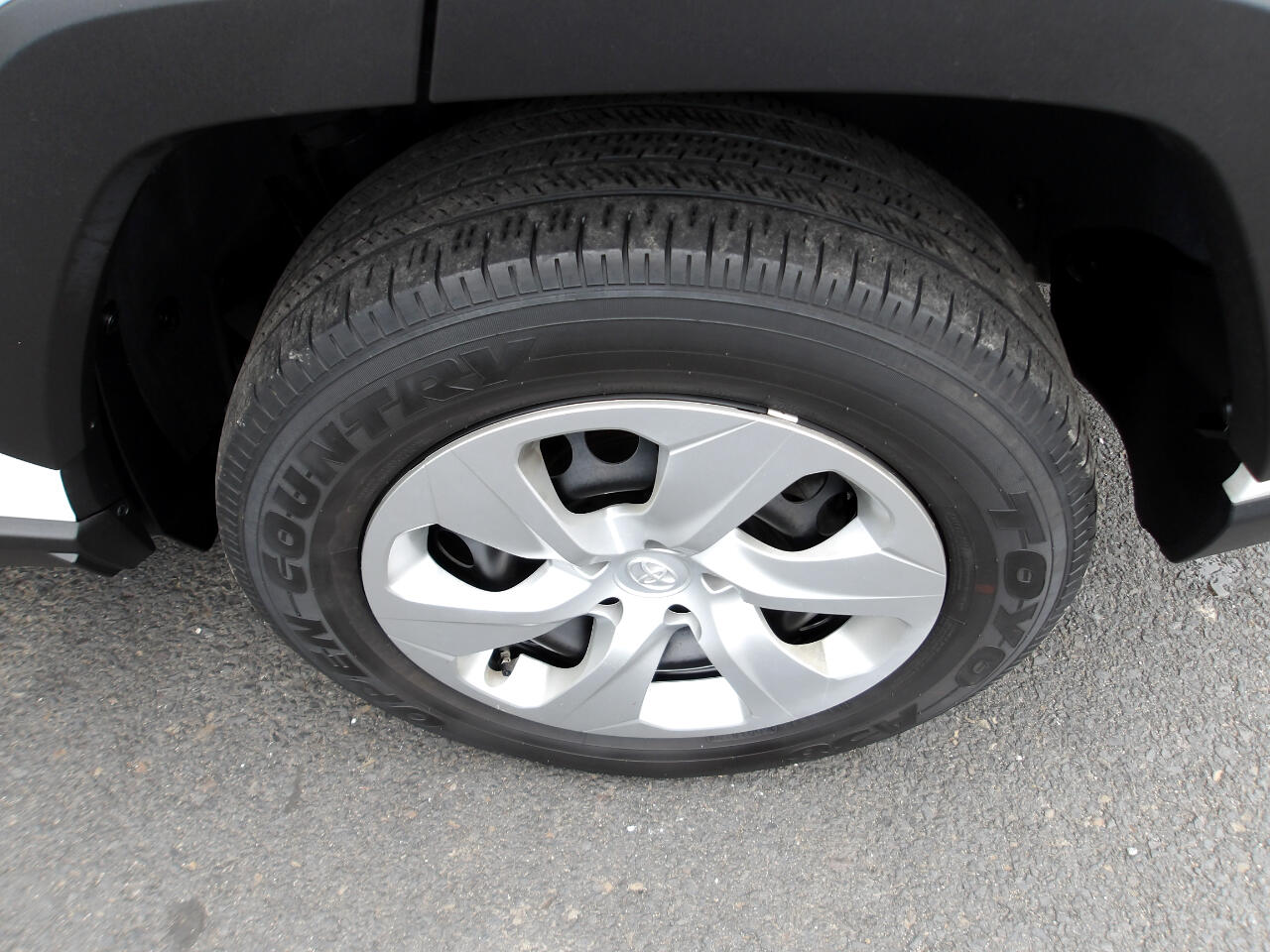 2019 Toyota RAV4 LE photo 23