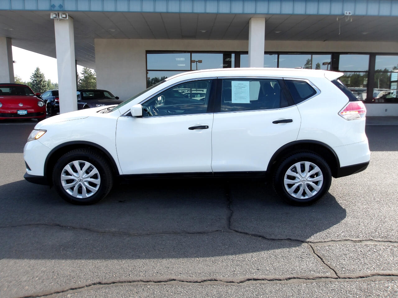 2016 Nissan Rogue S photo 2