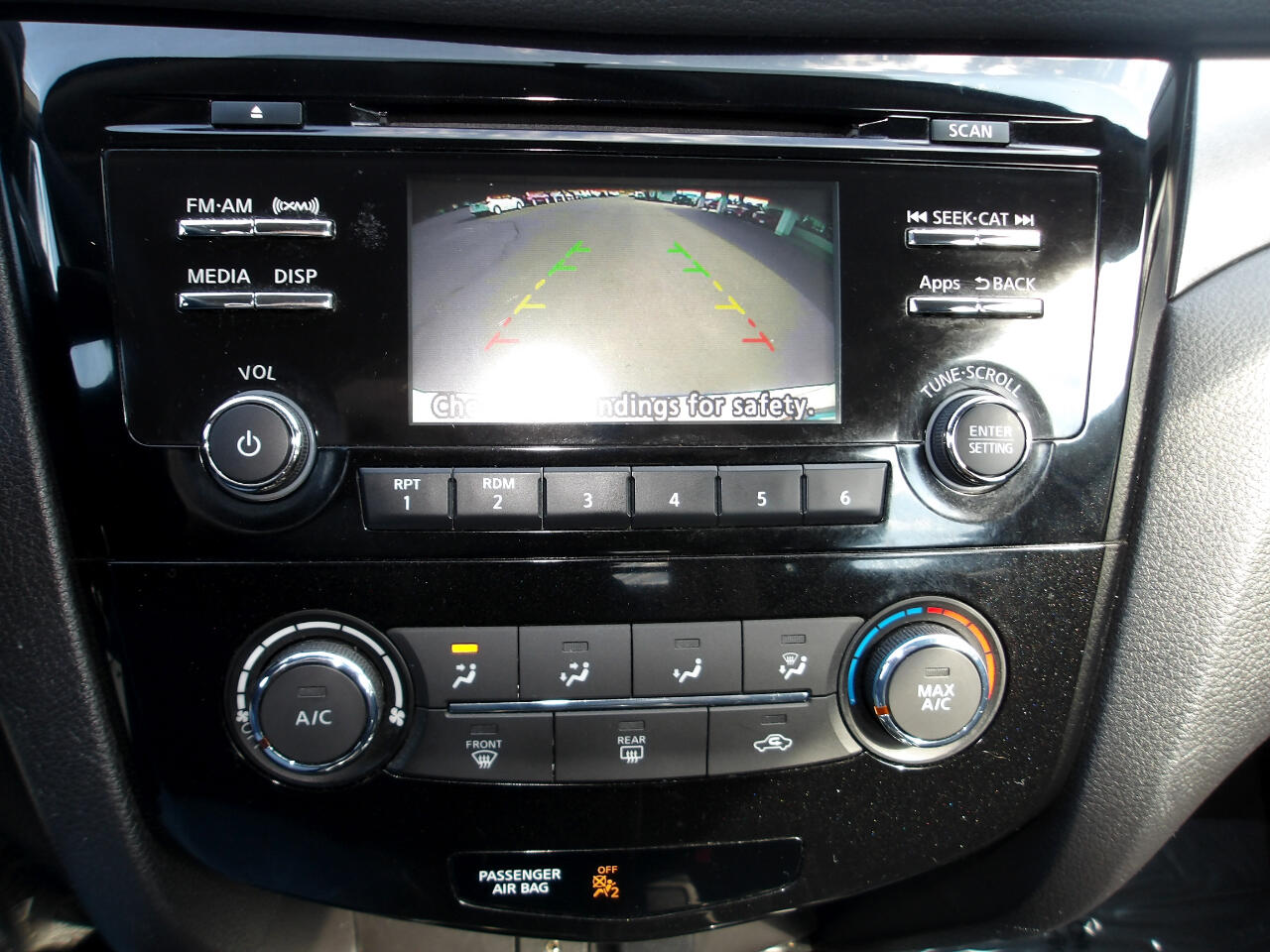 2016 Nissan Rogue S photo 19