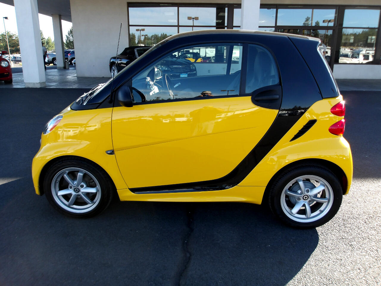2015 Smart Fortwo photo 2