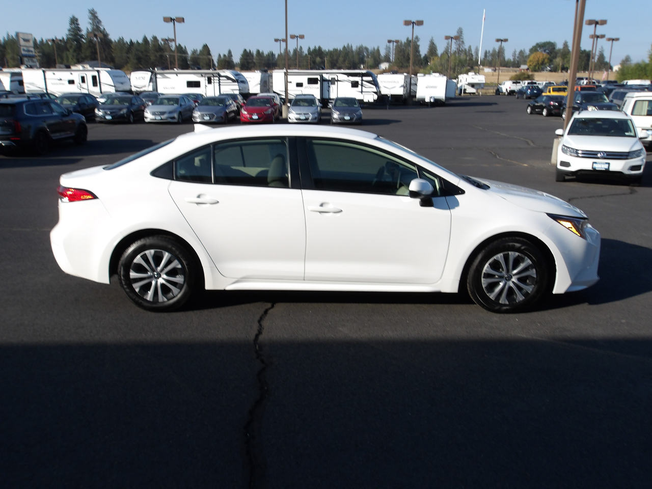 2021 Toyota Corolla LE Hybrid photo 4
