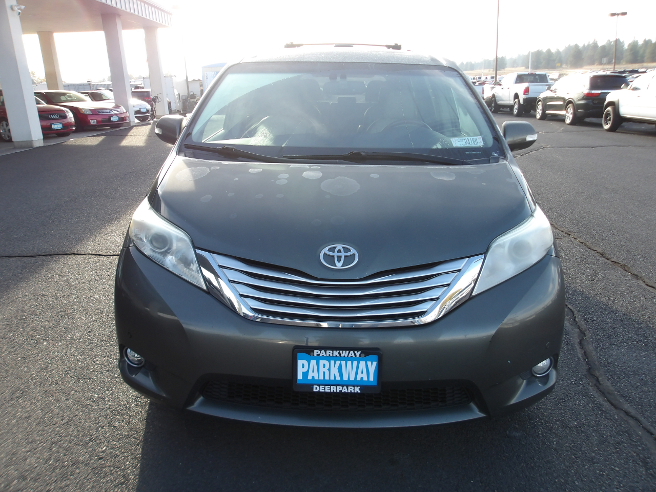 Toyota Sienna 5dr 7-Pass Van V6 XLE AWD (Natl) 2013