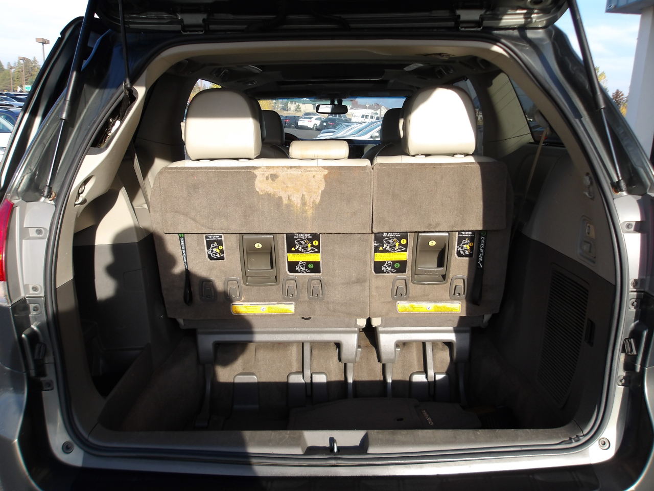 Toyota Sienna 5dr 7-Pass Van V6 XLE AWD (Natl) 2013