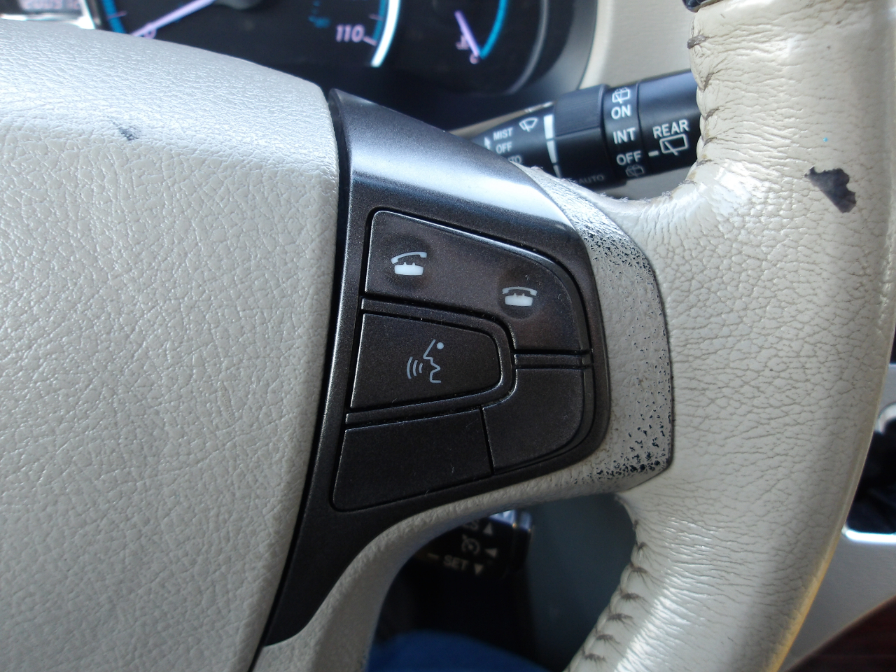 Toyota Sienna 5dr 7-Pass Van V6 XLE AWD (Natl) 2013