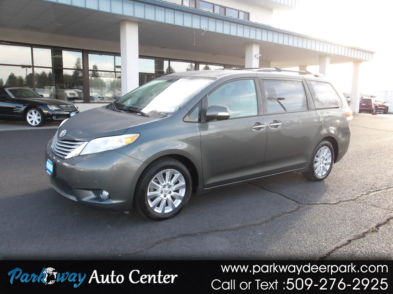 Toyota Sienna 5dr 7-Pass Van V6 XLE AWD (Natl) 2013