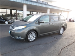2013 Toyota Sienna  2013 Toyota Sienna
