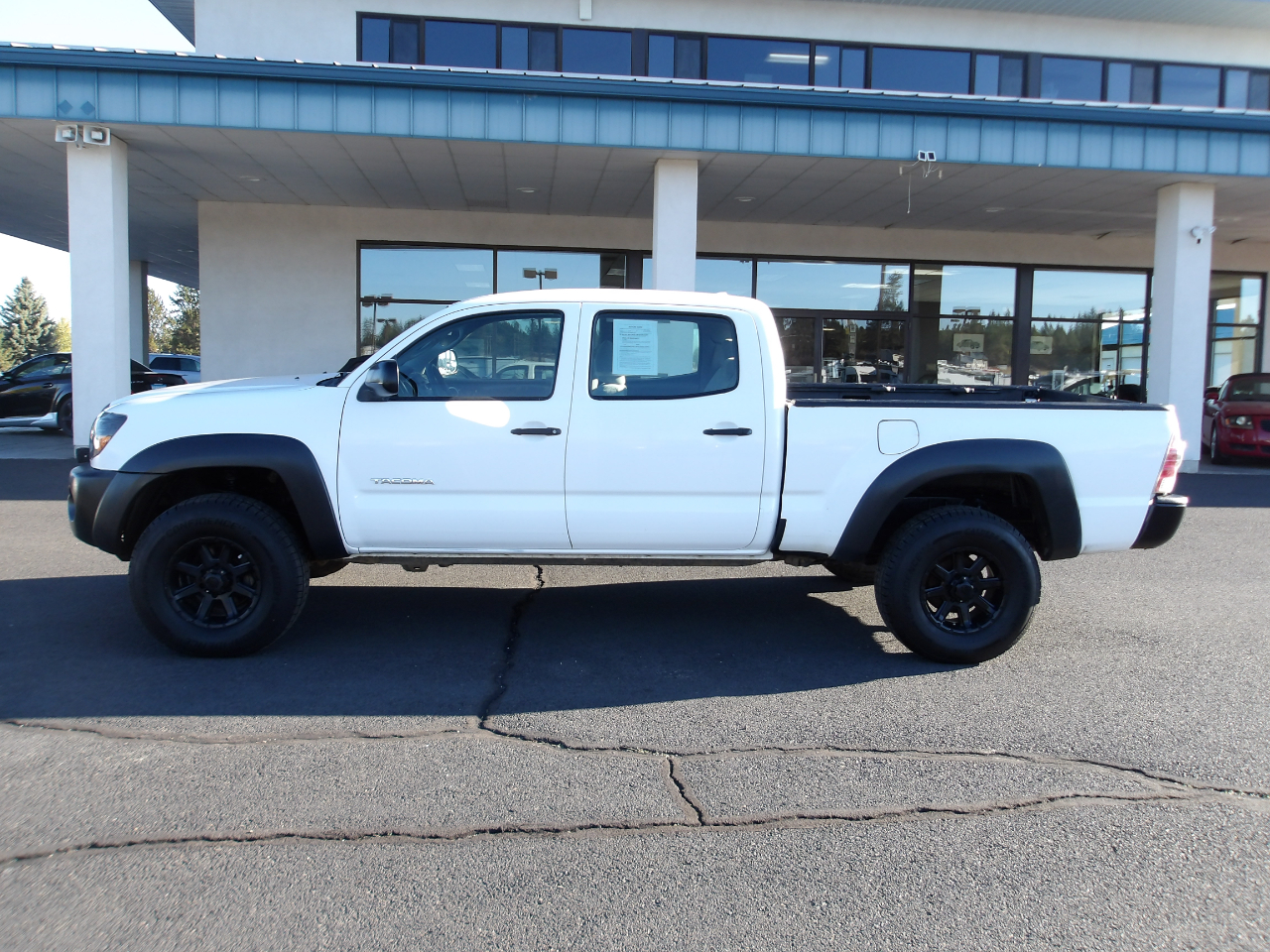 Toyota Tacoma 4WD Double LB V6 AT (Natl) 2010