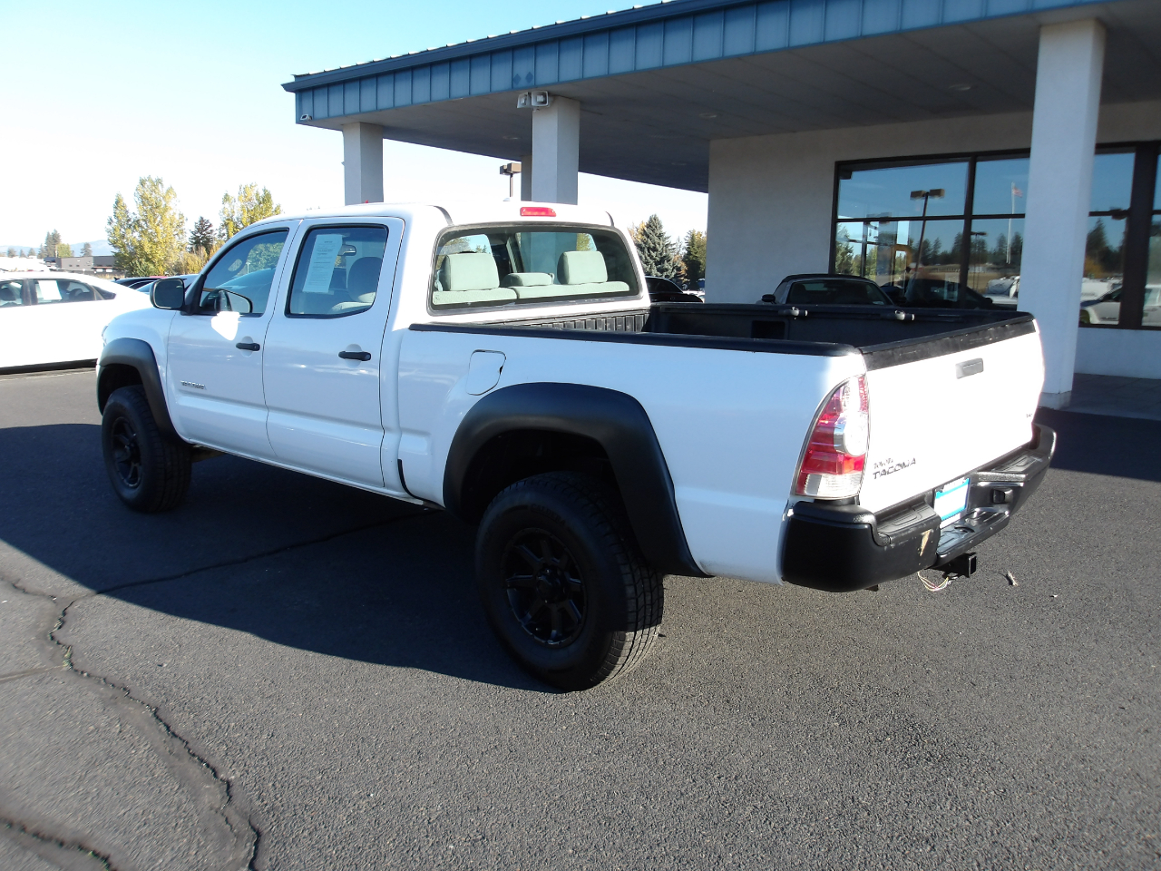Toyota Tacoma 4WD Double LB V6 AT (Natl) 2010