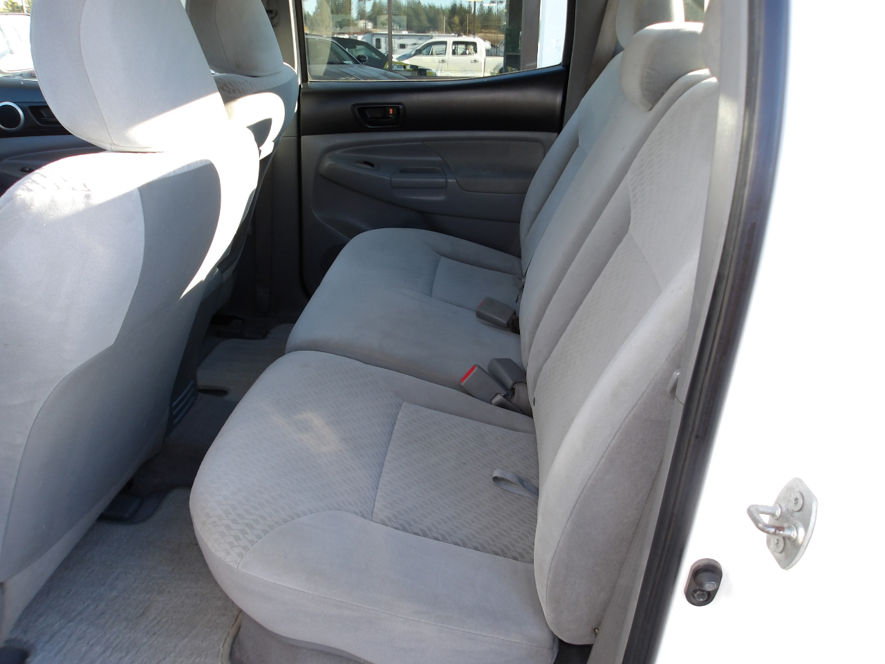 Toyota Tacoma 4WD Double LB V6 AT (Natl) 2010