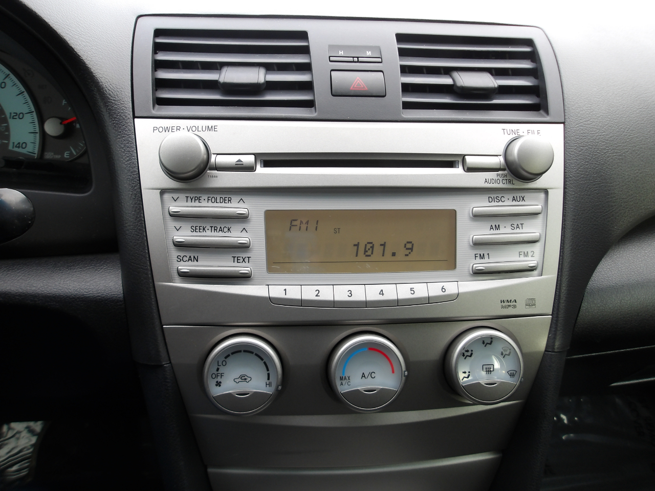 Toyota Camry SE 2011