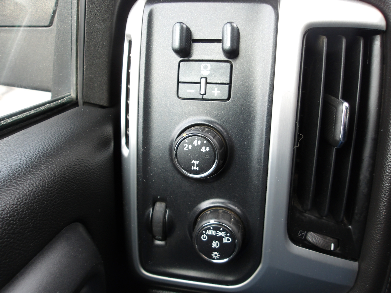 GMC Sierra 2500HD 4WD Crew Cab 153.7" SLE 2015