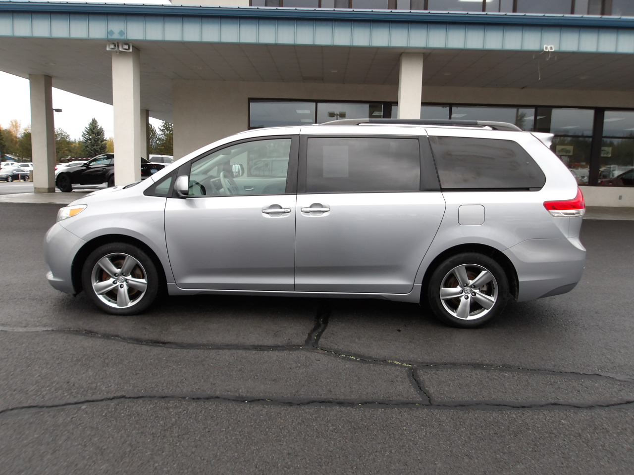 Toyota Sienna 5dr 7-Pass Van V6 Ltd AWD (Natl) 2014