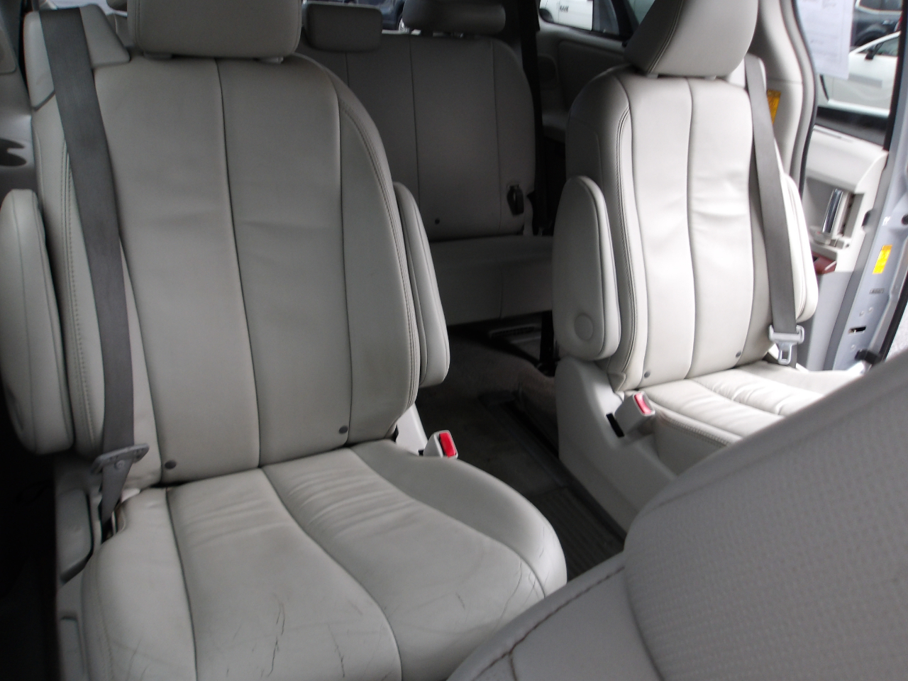 Toyota Sienna 5dr 7-Pass Van V6 Ltd AWD (Natl) 2014