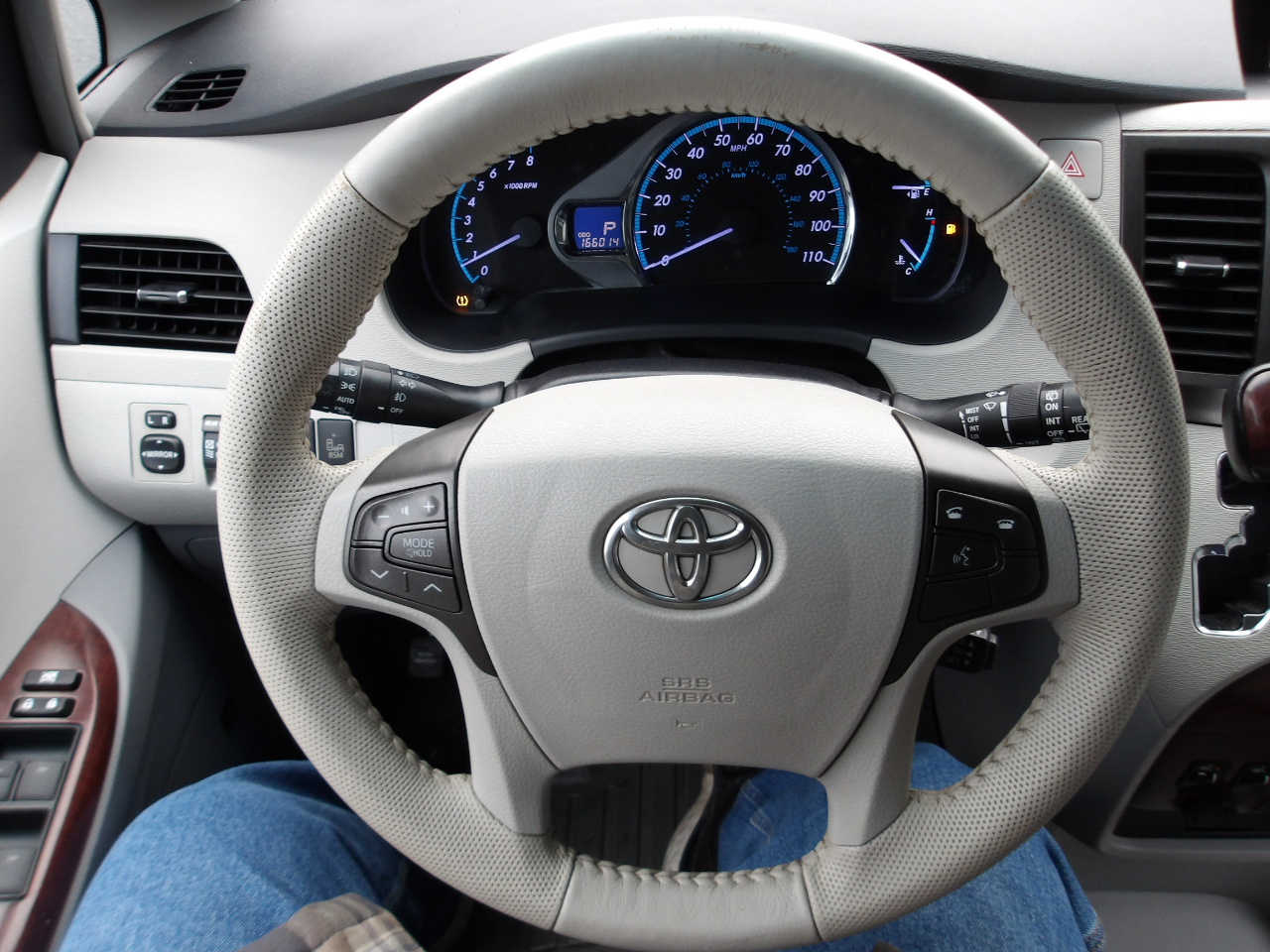 Toyota Sienna 5dr 7-Pass Van V6 Ltd AWD (Natl) 2014