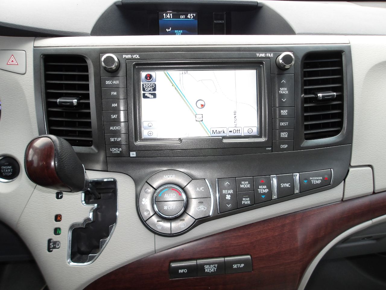 Toyota Sienna 5dr 7-Pass Van V6 Ltd AWD (Natl) 2014