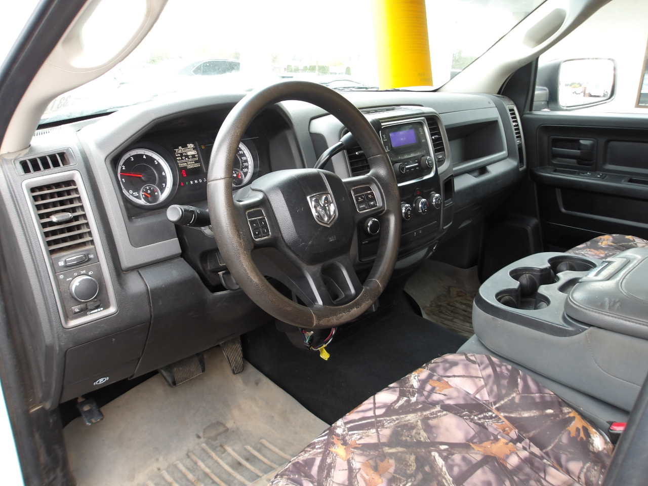 RAM 1500 4WD Quad Cab 140.5" Tradesman 2013