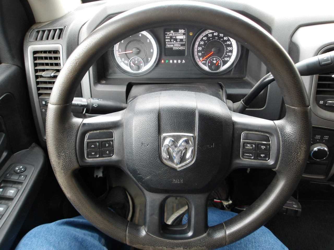 RAM 1500 4WD Quad Cab 140.5" Tradesman 2013