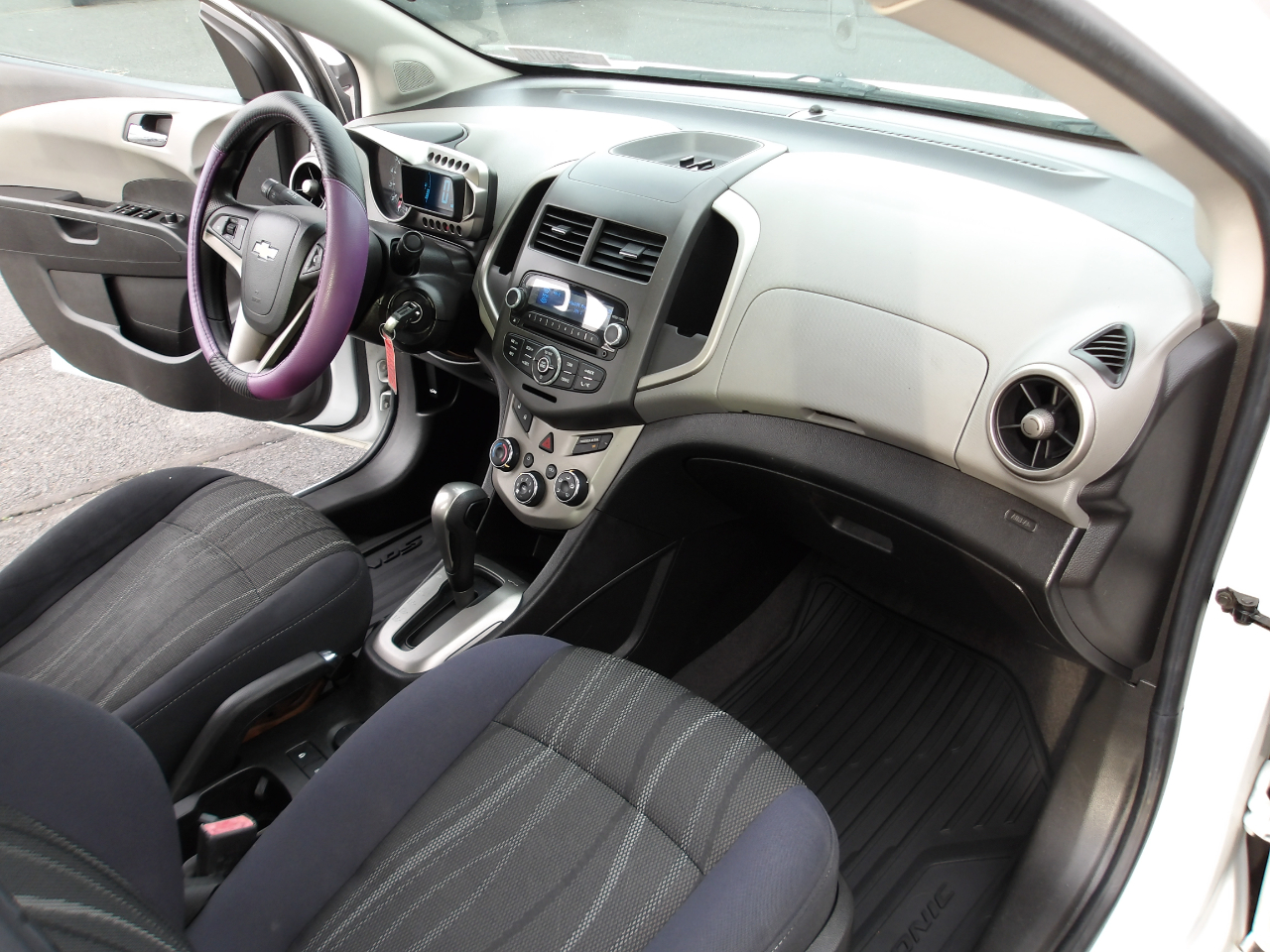 Chevrolet Sonic 2LT 2012