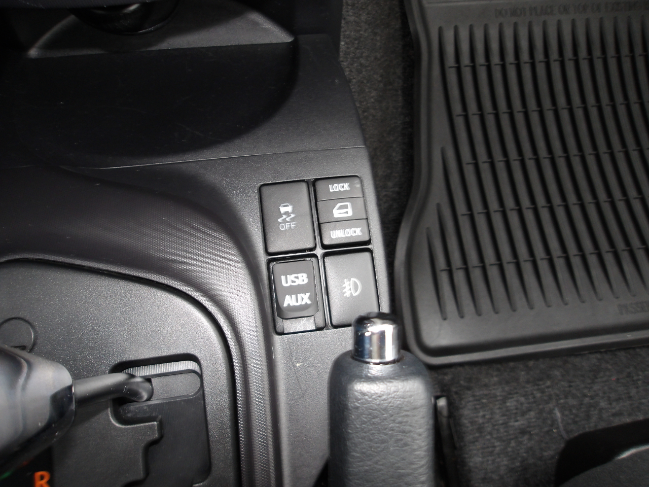 Scion iQ 3dr HB (Natl) 2012