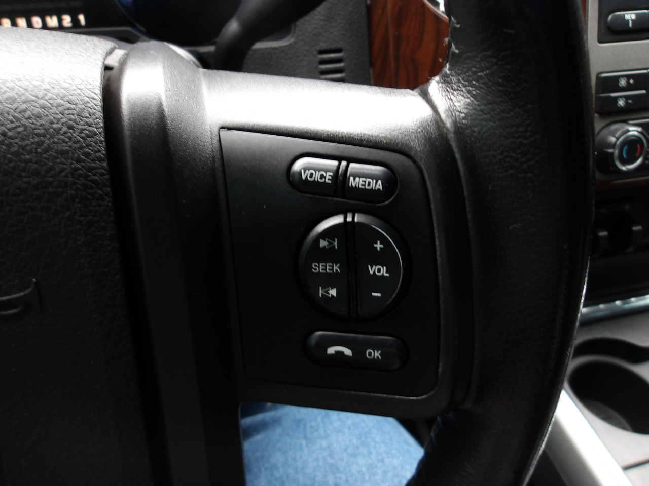 Ford F-250 SD Lariat 2011