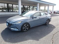 2022 Hyundai Elantra 