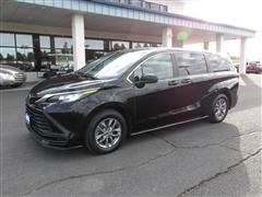 2023 Toyota Sienna 